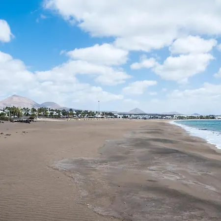 Casa Coral With Sea Views & Ac Puerto del Carmen (Lanzarote)