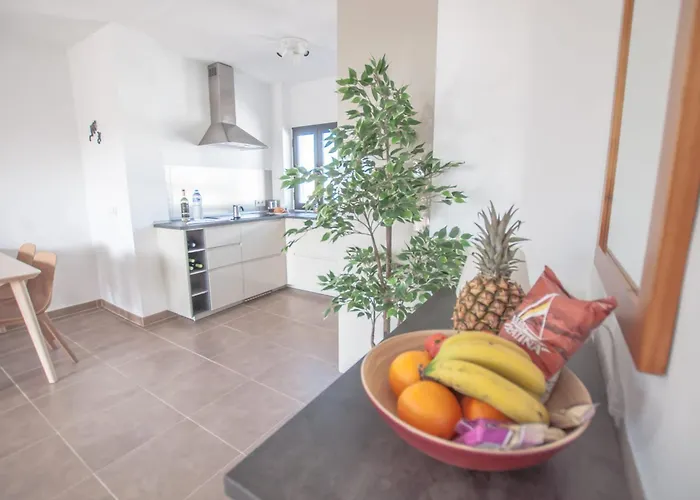 Casa Coral With Sea Views & Ac Puerto del Carmen (Lanzarote)